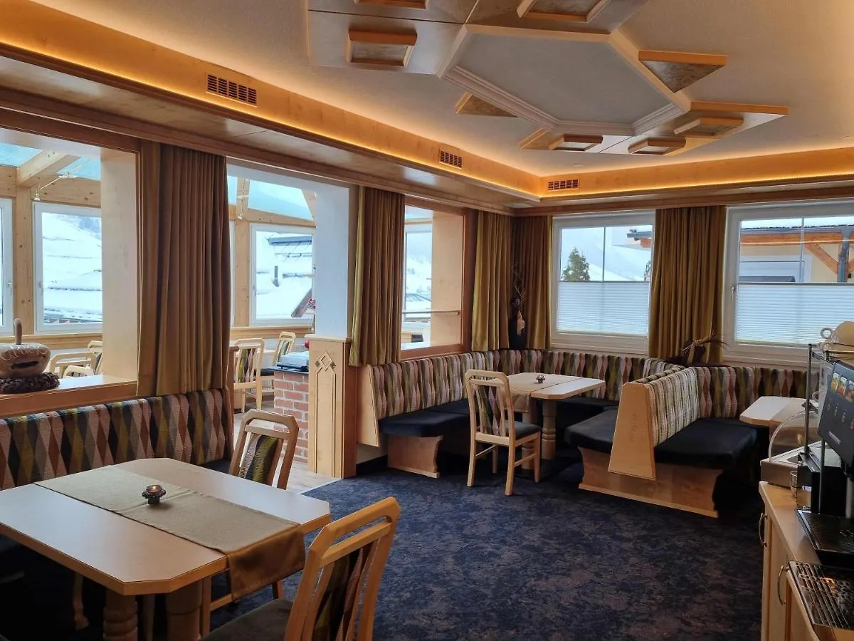 Hotel Garni Corinna Ischgl