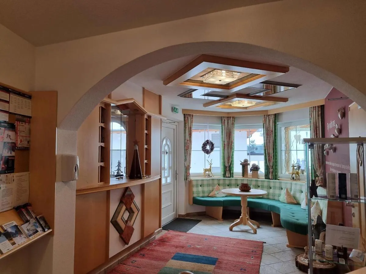 Hotel Garni Corinna Ischgl
