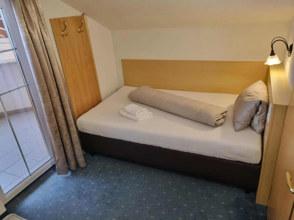 Hotel Garni Corinna Ischgl 3*,